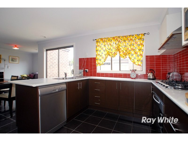 12 Sunline Way, Lyndhurst VIC 3975