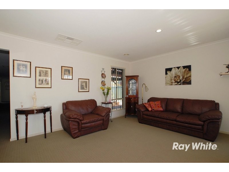 85 Scotsdale Drive, Cranbourne VIC 3977