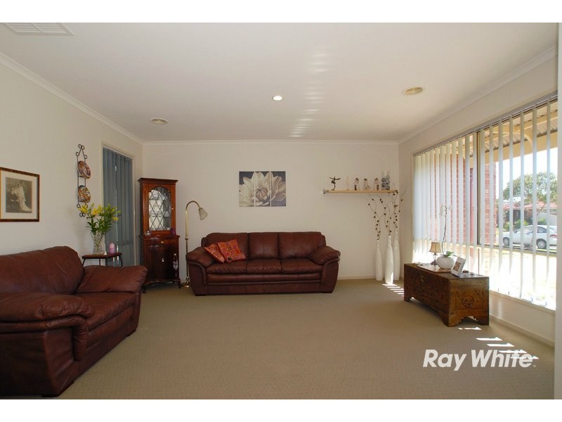 85 Scotsdale Drive, Cranbourne VIC 3977