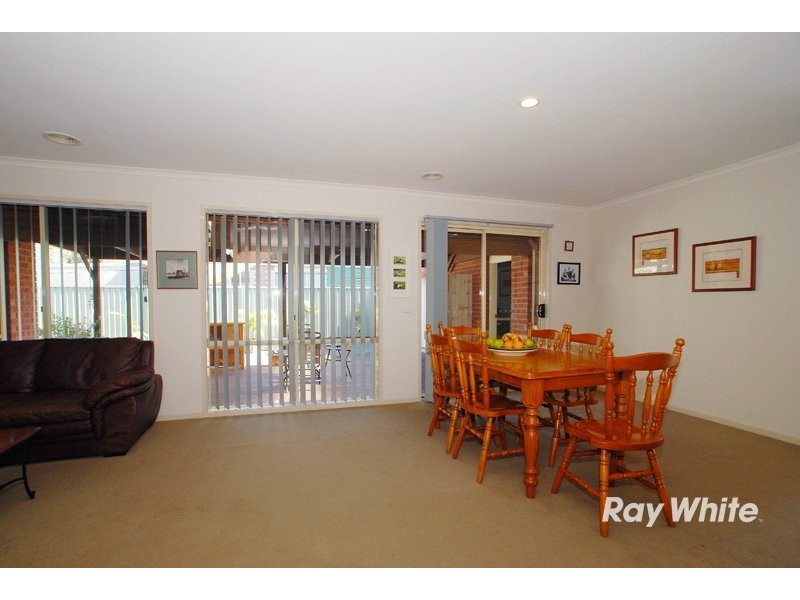 85 Scotsdale Drive, Cranbourne VIC 3977