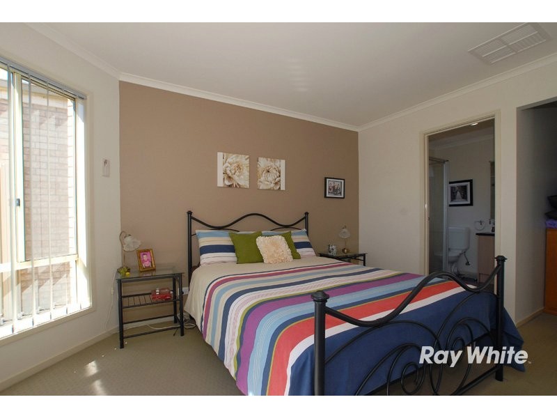 85 Scotsdale Drive, Cranbourne VIC 3977