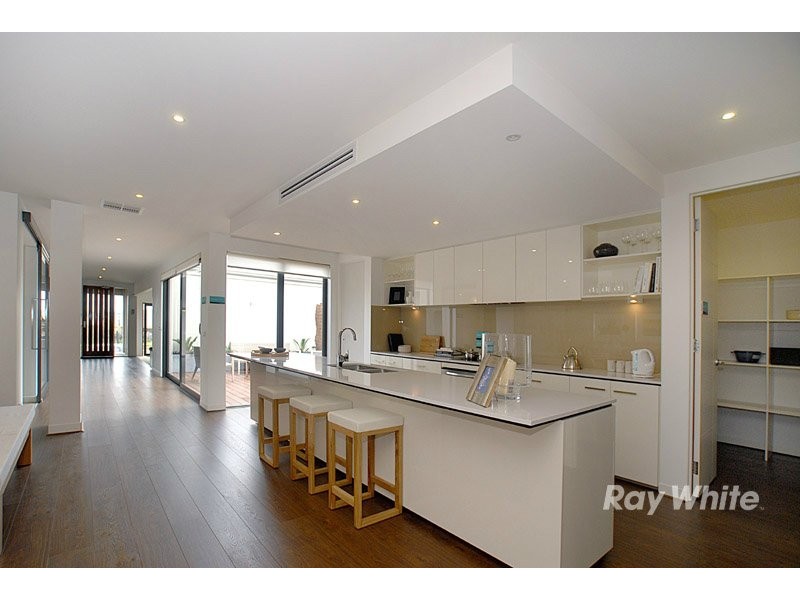 14 Worthington Blvd, Pakenham VIC 3810