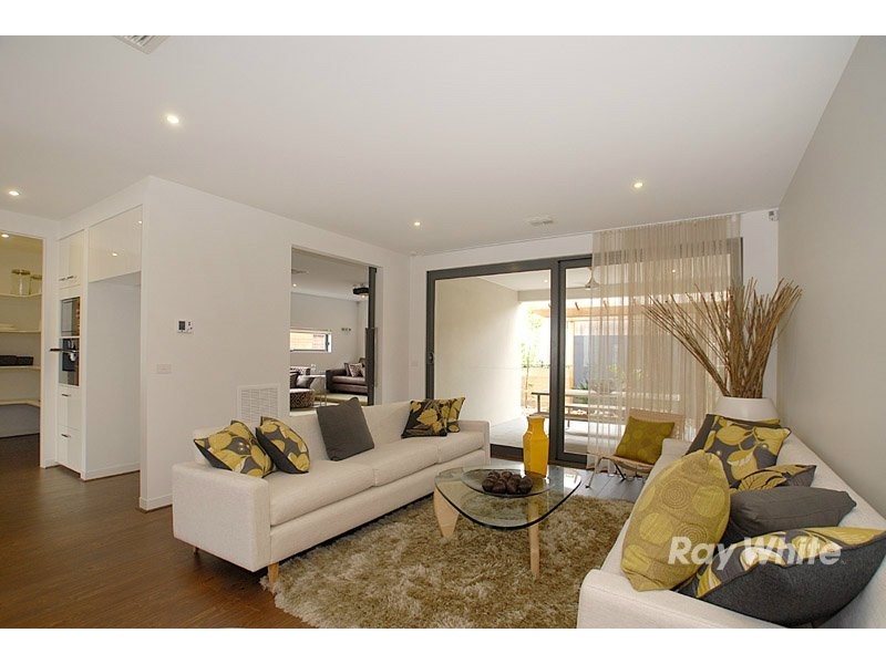 14 Worthington Blvd, Pakenham VIC 3810