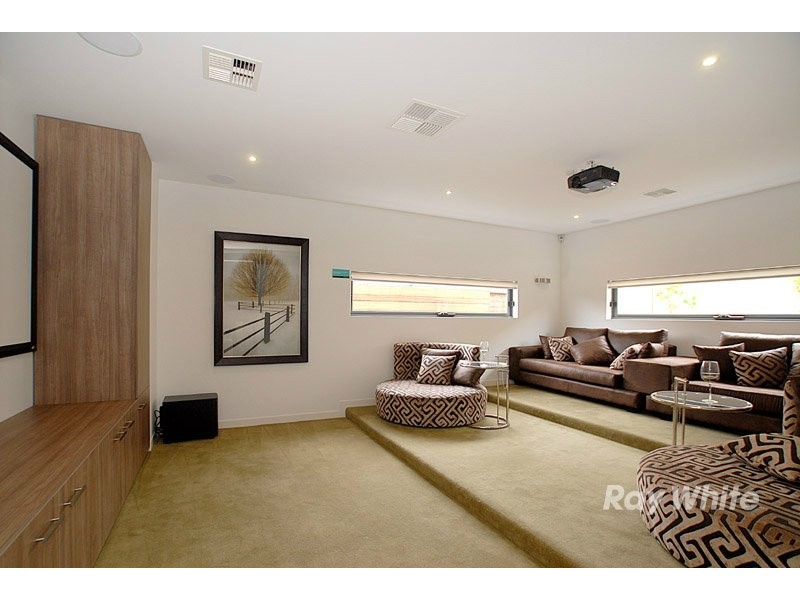 14 Worthington Blvd, Pakenham VIC 3810