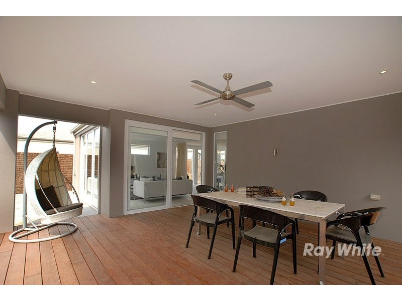 16 Worthington Blvd, Pakenham VIC 3810