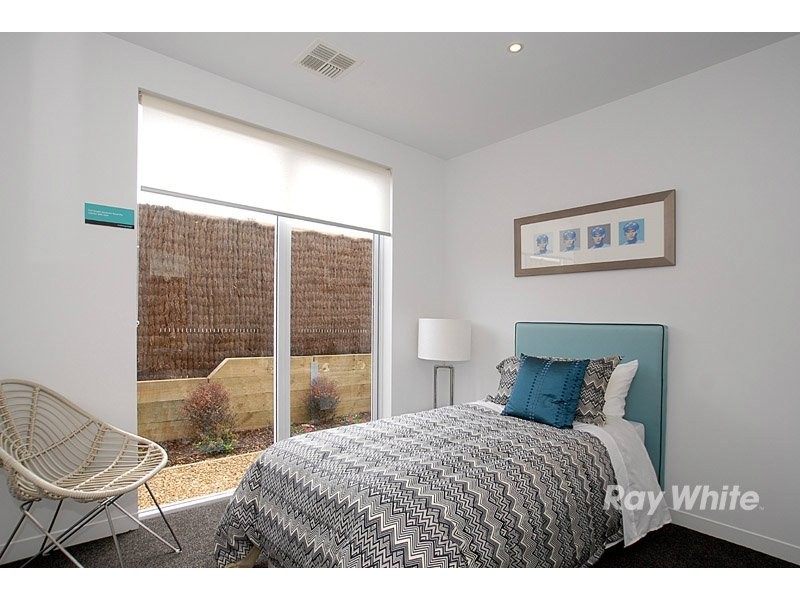 16 Worthington Blvd, Pakenham VIC 3810