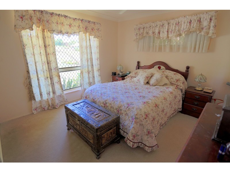 8 Haven Road, Emu Park QLD 4710