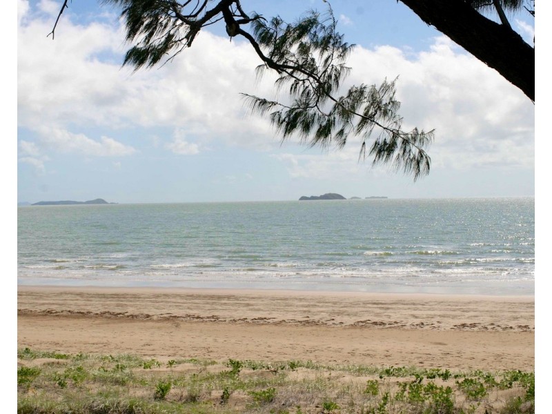 60 Schofield Parade, Keppel Sands QLD 4702