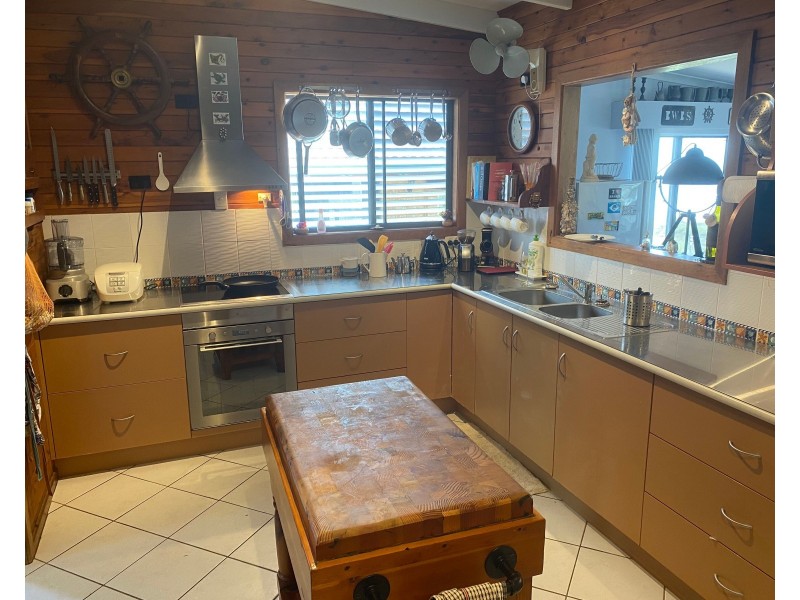 60 Schofield Parade, Keppel Sands QLD 4702