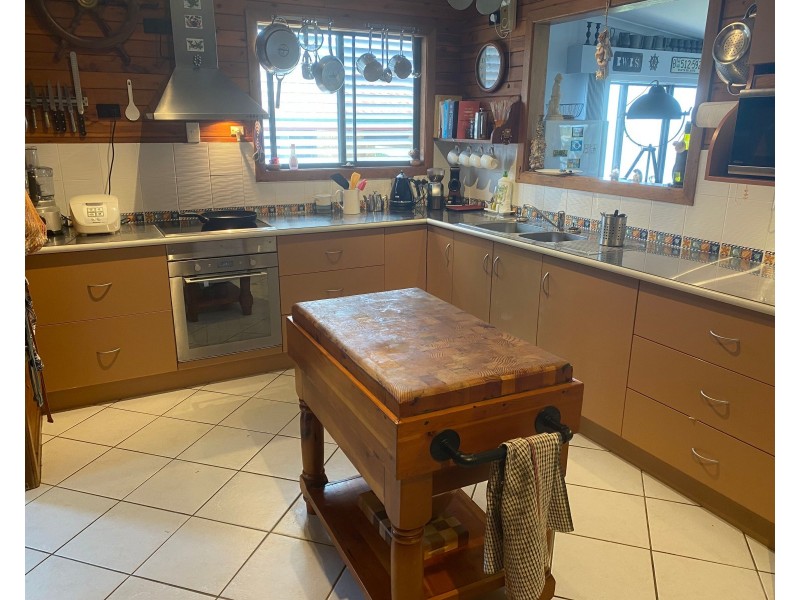 60 Schofield Parade, Keppel Sands QLD 4702