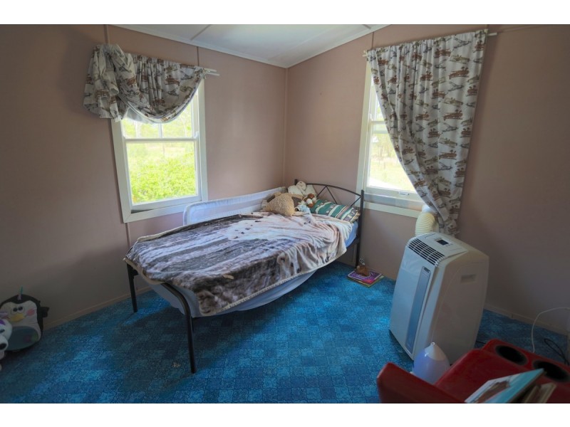 43 Cemetery Road, Cawarral QLD 4702