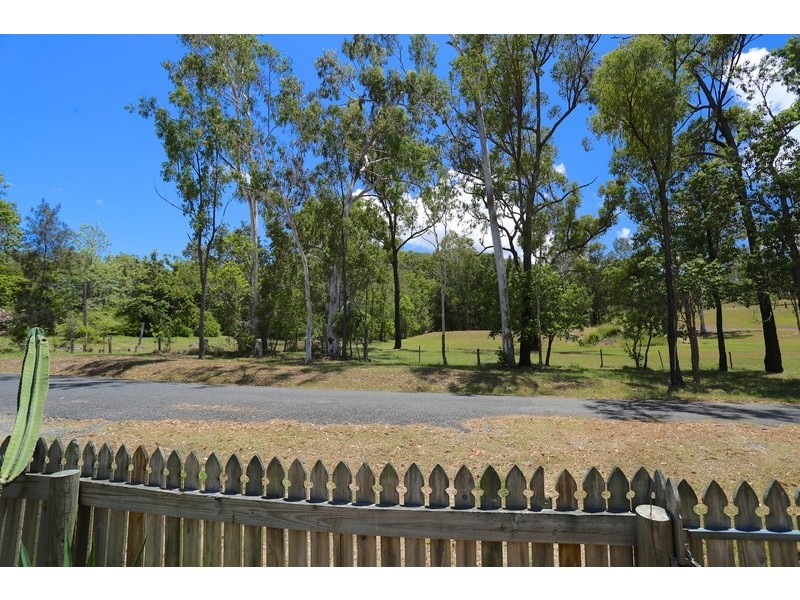 16 Felix Street, Cawarral QLD 4702