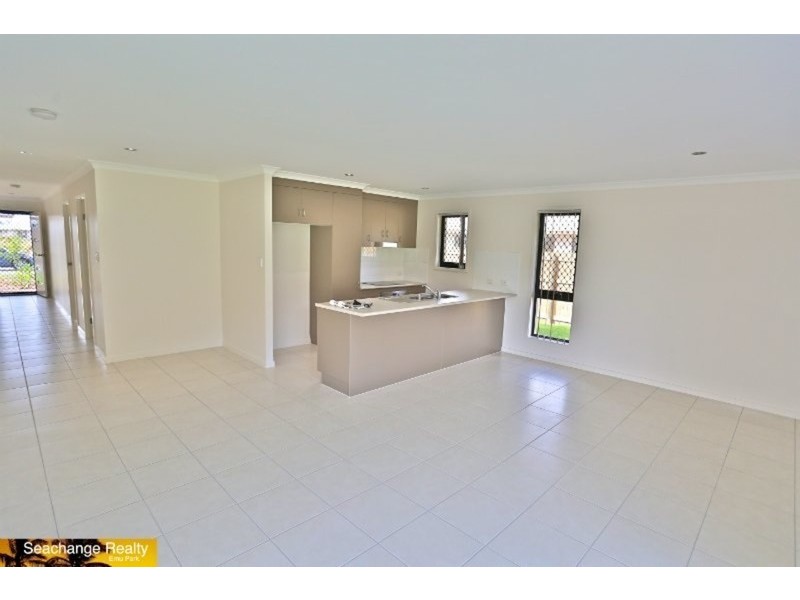 24 Beachside Circuit, Mulambin QLD 4703