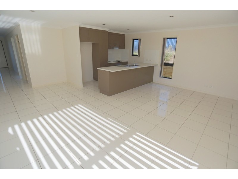 52 Valley Park Road, Zilzie QLD 4710