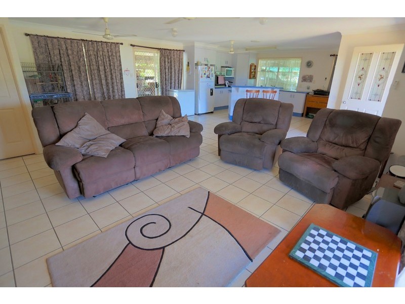 24 Lyndhurst Avenue, Emu Park QLD 4710