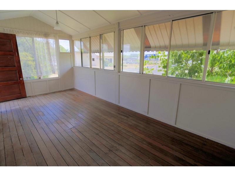 39 Bernard Street, Berserker QLD 4701