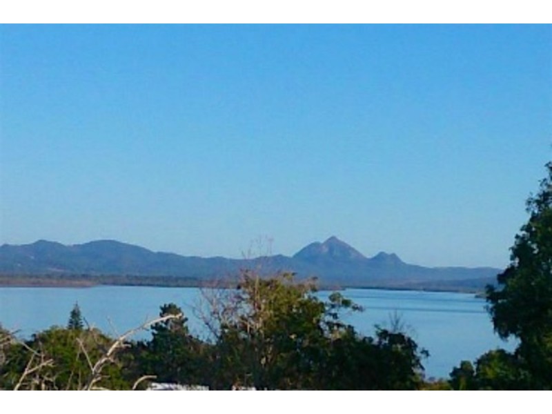 17 Taylor Street, Keppel Sands QLD 4702