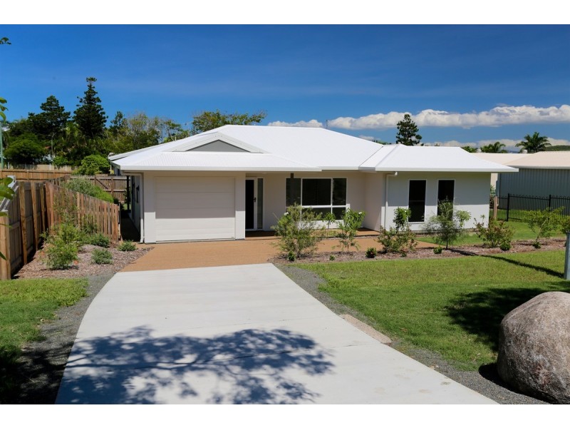 62 Hill Street, Emu Park QLD 4710