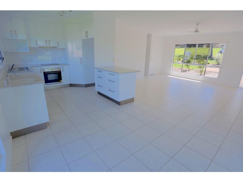 62 Hill Street, Emu Park QLD 4710