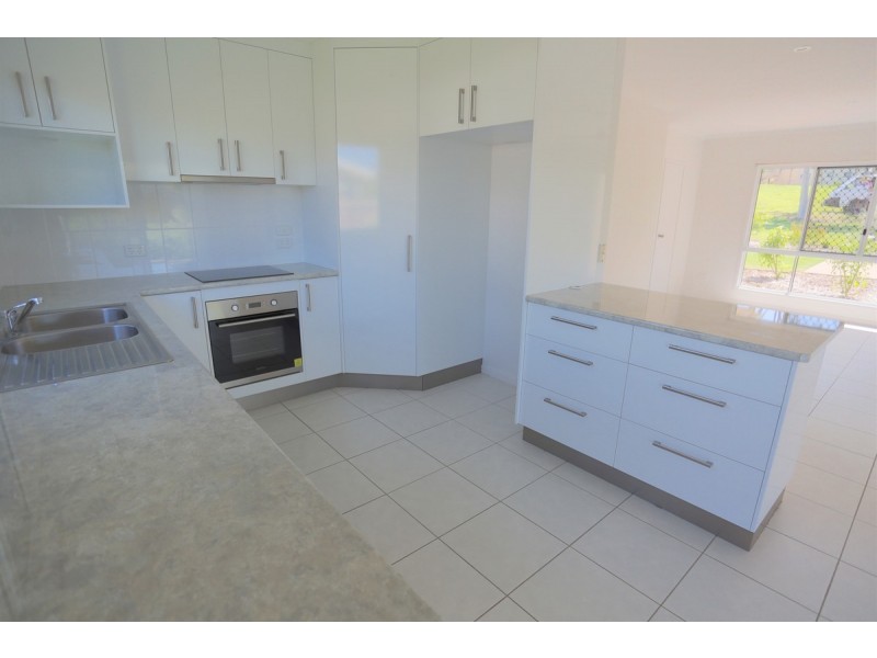 62 Hill Street, Emu Park QLD 4710