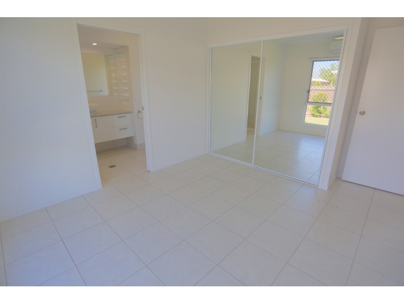 62 Hill Street, Emu Park QLD 4710