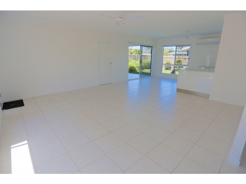 62 Hill Street, Emu Park QLD 4710