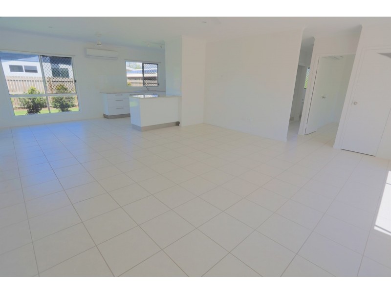 62 Hill Street, Emu Park QLD 4710