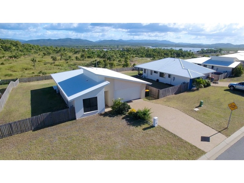 60 Falcon Crest, Zilzie QLD 4710