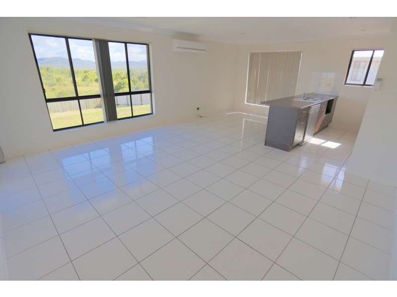 60 Falcon Crest, Zilzie QLD 4710