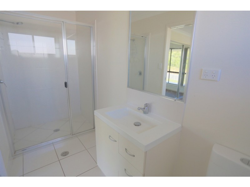 60 Falcon Crest, Zilzie QLD 4710
