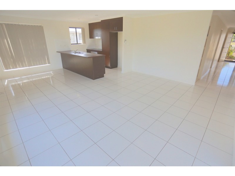 60 Falcon Crest, Zilzie QLD 4710