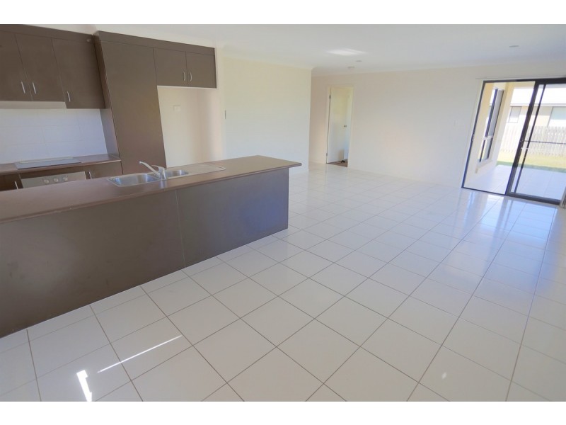 60 Falcon Crest, Zilzie QLD 4710