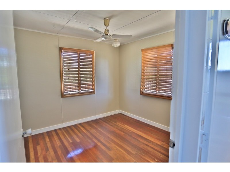 136 Schofield Parade, Keppel Sands QLD 4702