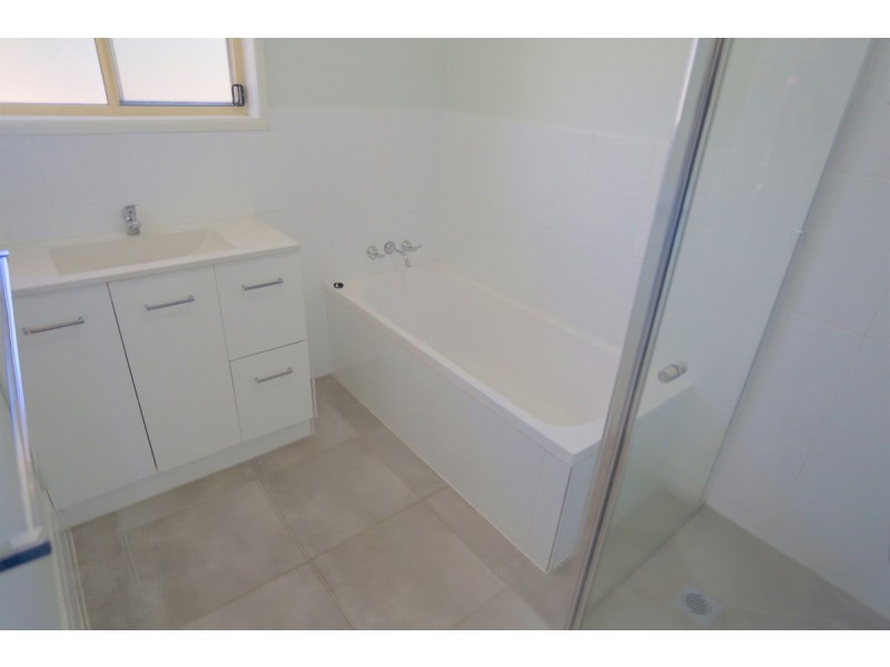 1 Singleton Street, Emu Park QLD 4710