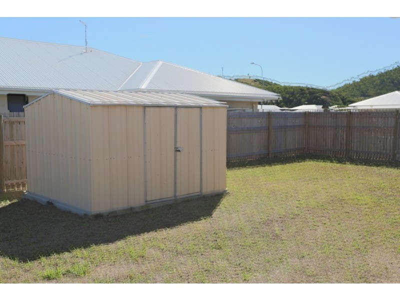 33 Outrigger Drive, Mulambin QLD 4703