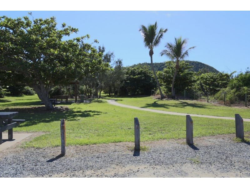 33 Outrigger Drive, Mulambin QLD 4703