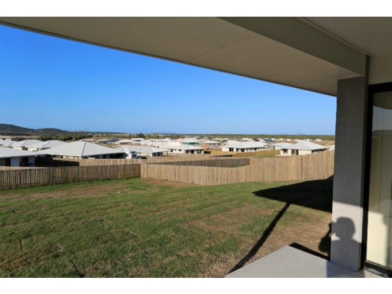 35 Falcon Crest, Emu Park QLD 4710