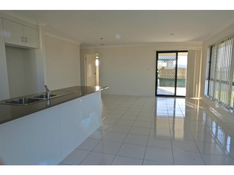 35 Falcon Crest, Emu Park QLD 4710