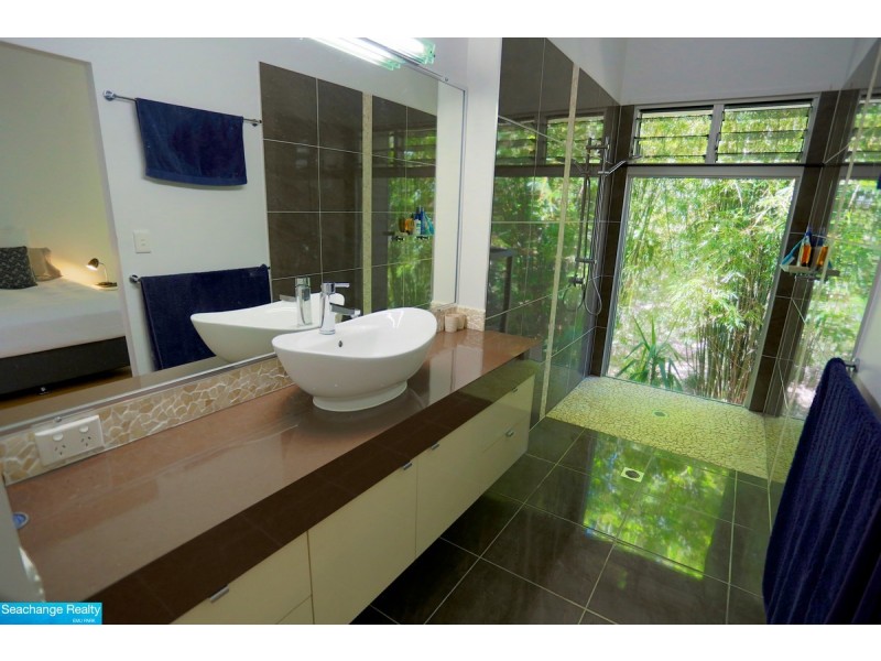 11 Hideaway Road, Zilzie QLD 4710