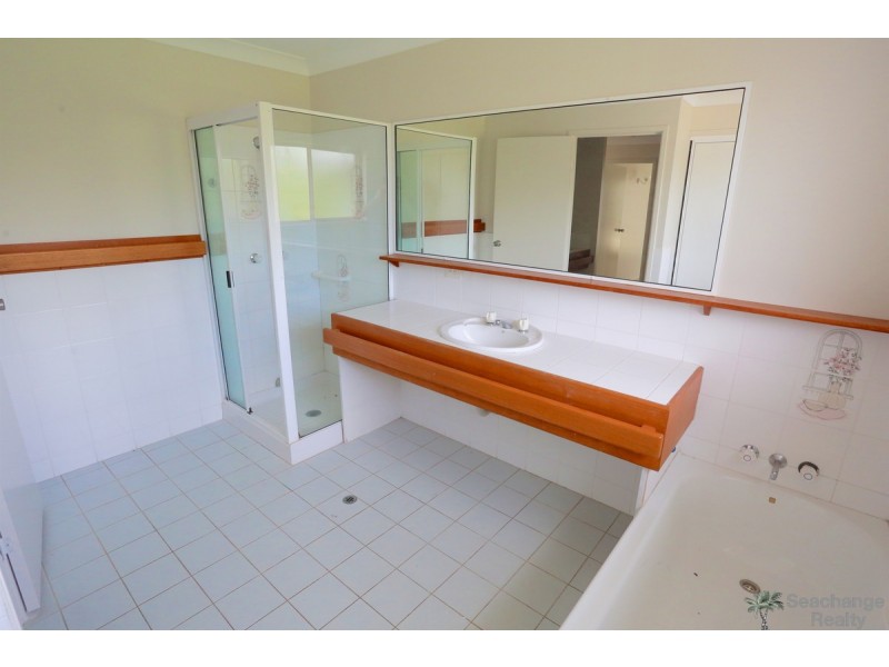 816 Scenic Highway, Kinka Beach QLD 4703