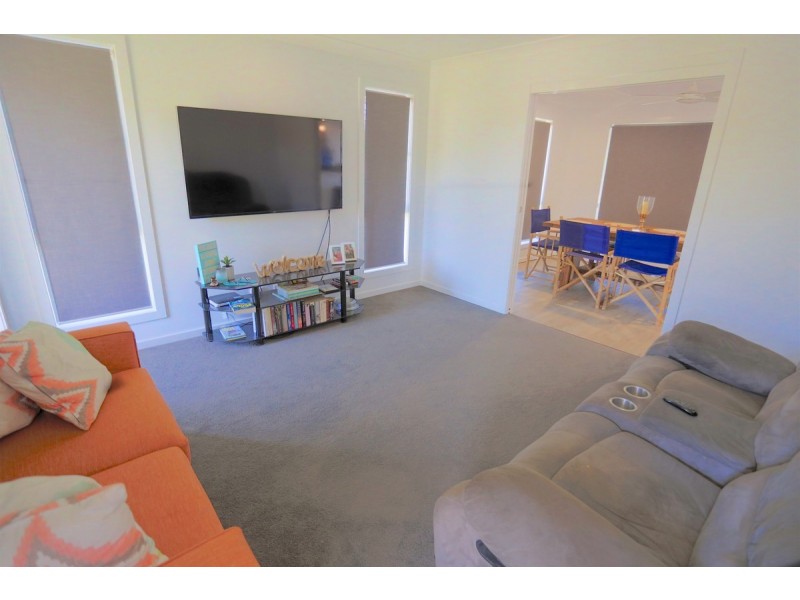 20 Albemarle Street, Emu Park QLD 4710