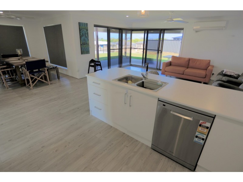 20 Albemarle Street, Emu Park QLD 4710