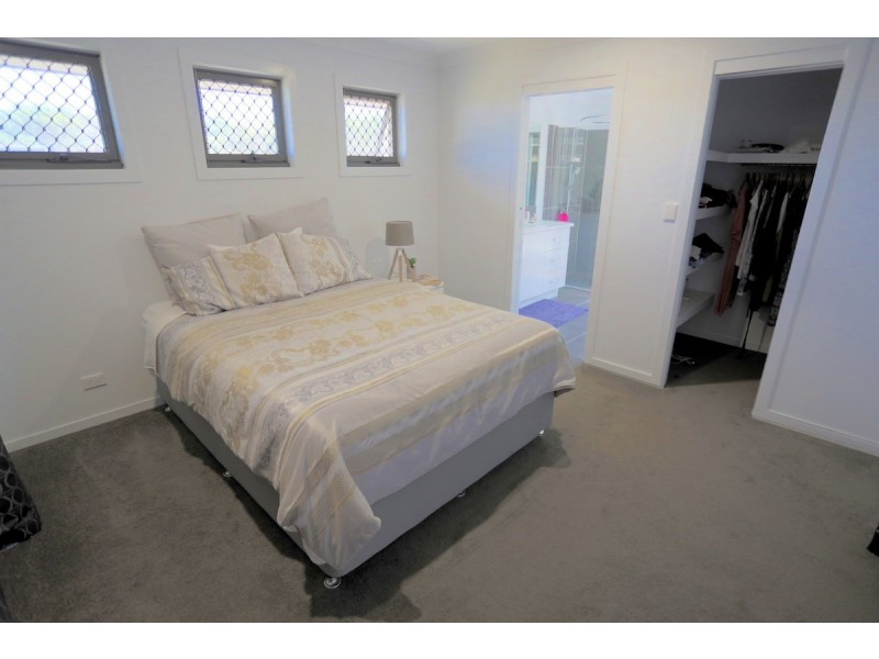 20 Albemarle Street, Emu Park QLD 4710