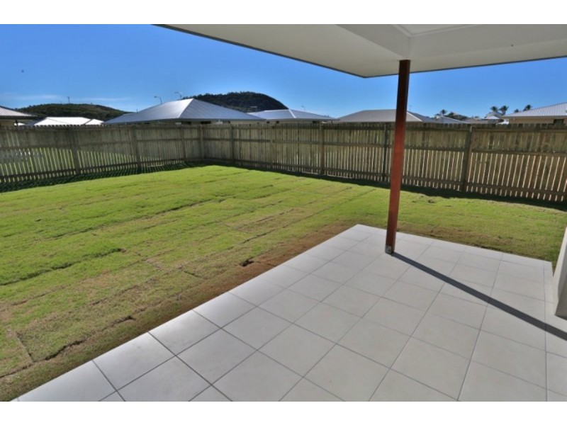 9 Beachside Circuit, Mulambin QLD 4703