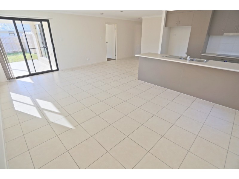 33 Outrigger Drive, Mulambin QLD 4703