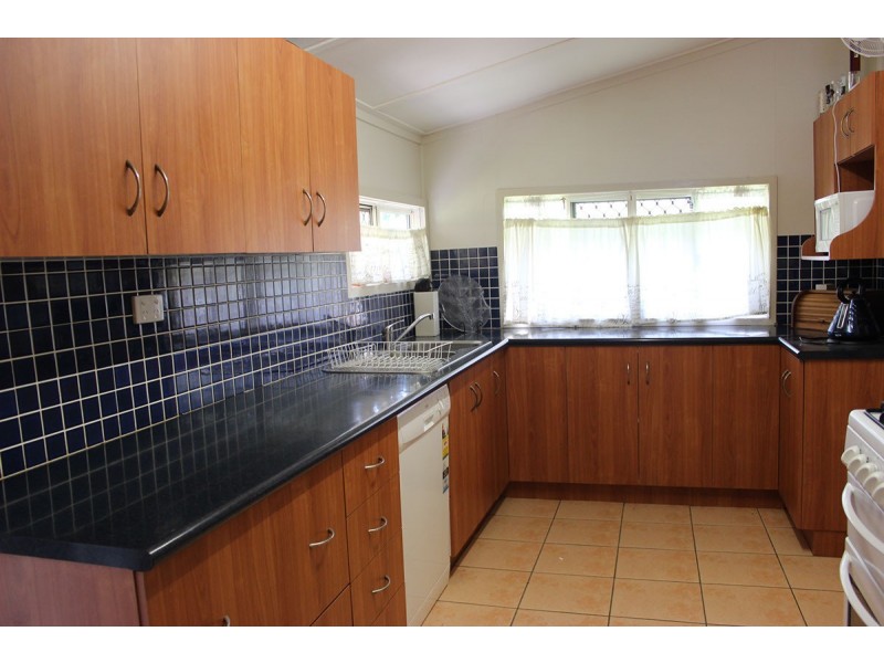 24 Gough Street, Park Avenue QLD 4701