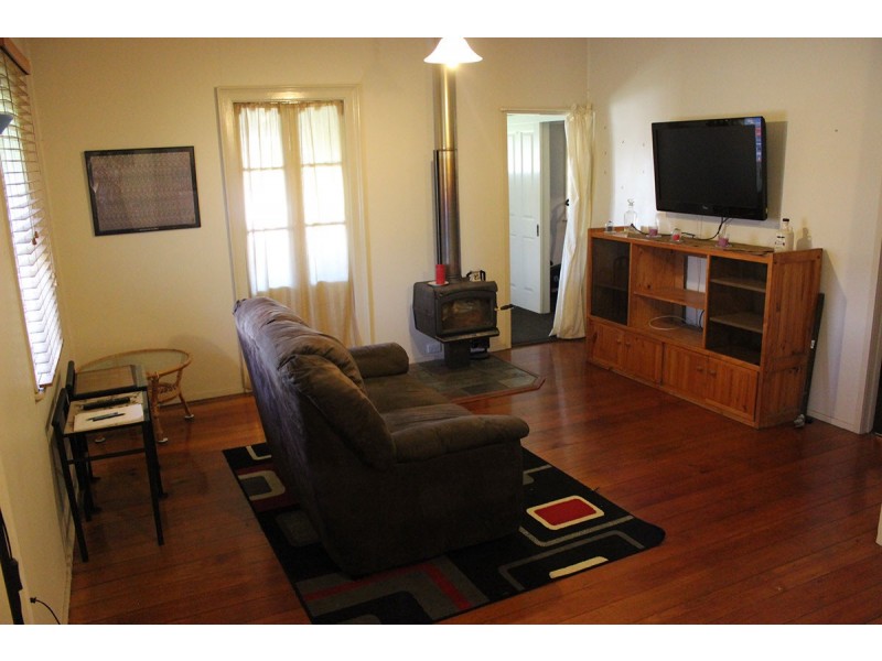 24 Gough Street, Park Avenue QLD 4701