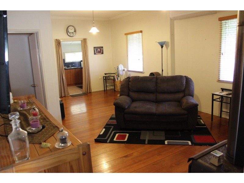 24 Gough Street, Park Avenue QLD 4701