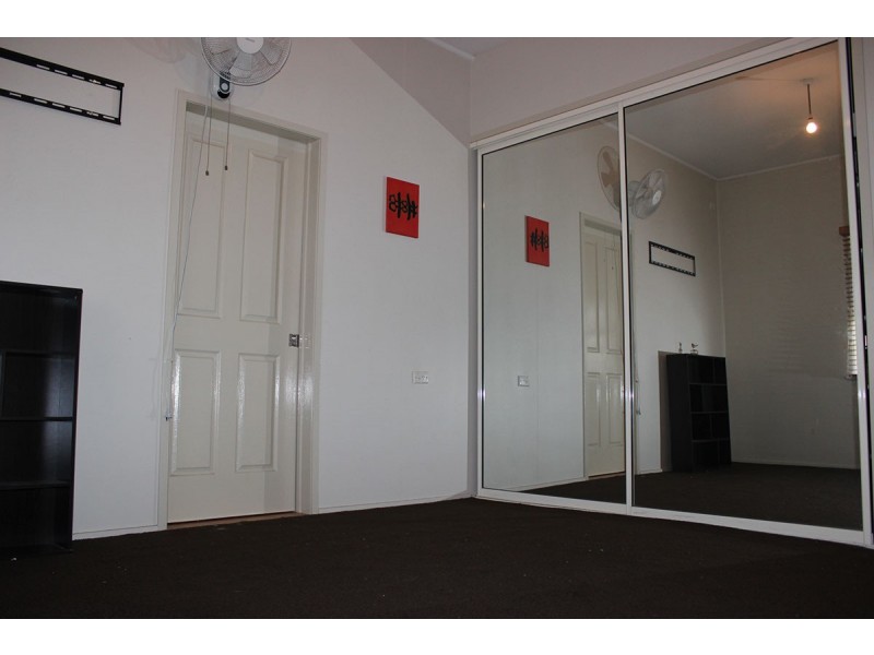 24 Gough Street, Park Avenue QLD 4701