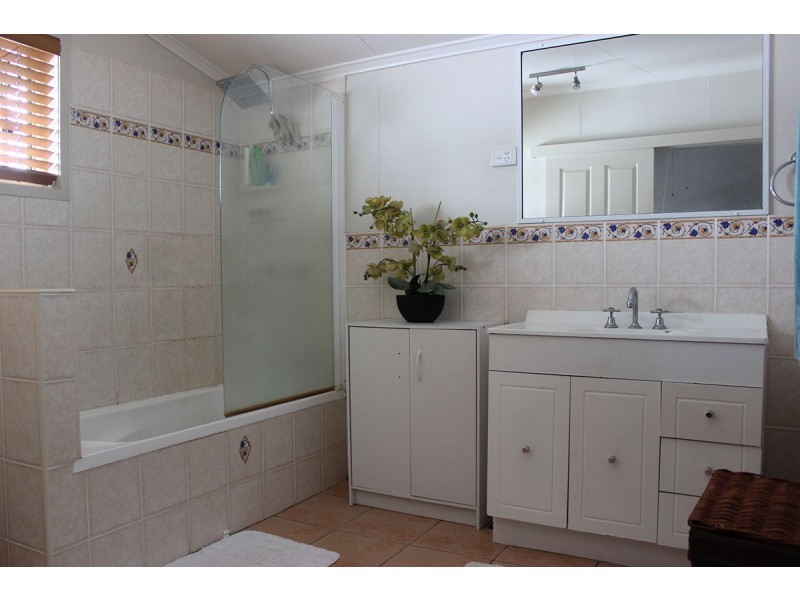 24 Gough Street, Park Avenue QLD 4701
